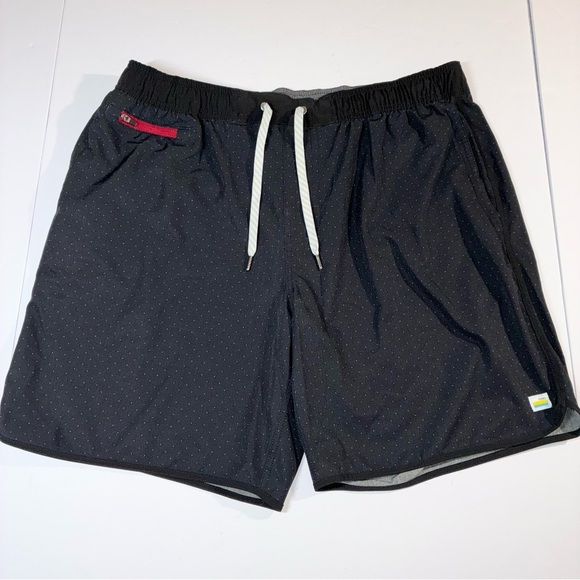 Vuori Mens Banks Shorts Size XL Black Micro Dot Athletic Stretch Style: V330 - Picture 1 of 8